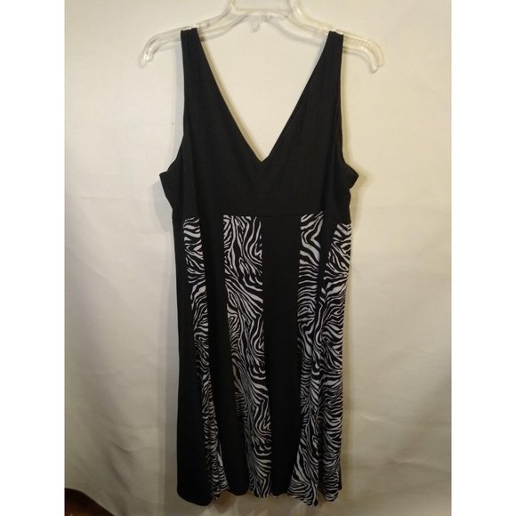 Maxi Dress Black White Zebra 16W NWT - Picture 6 of 8